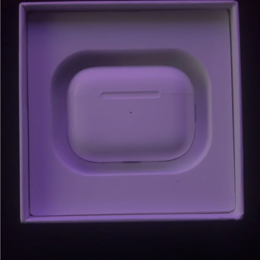Apple AirPods Pro in White